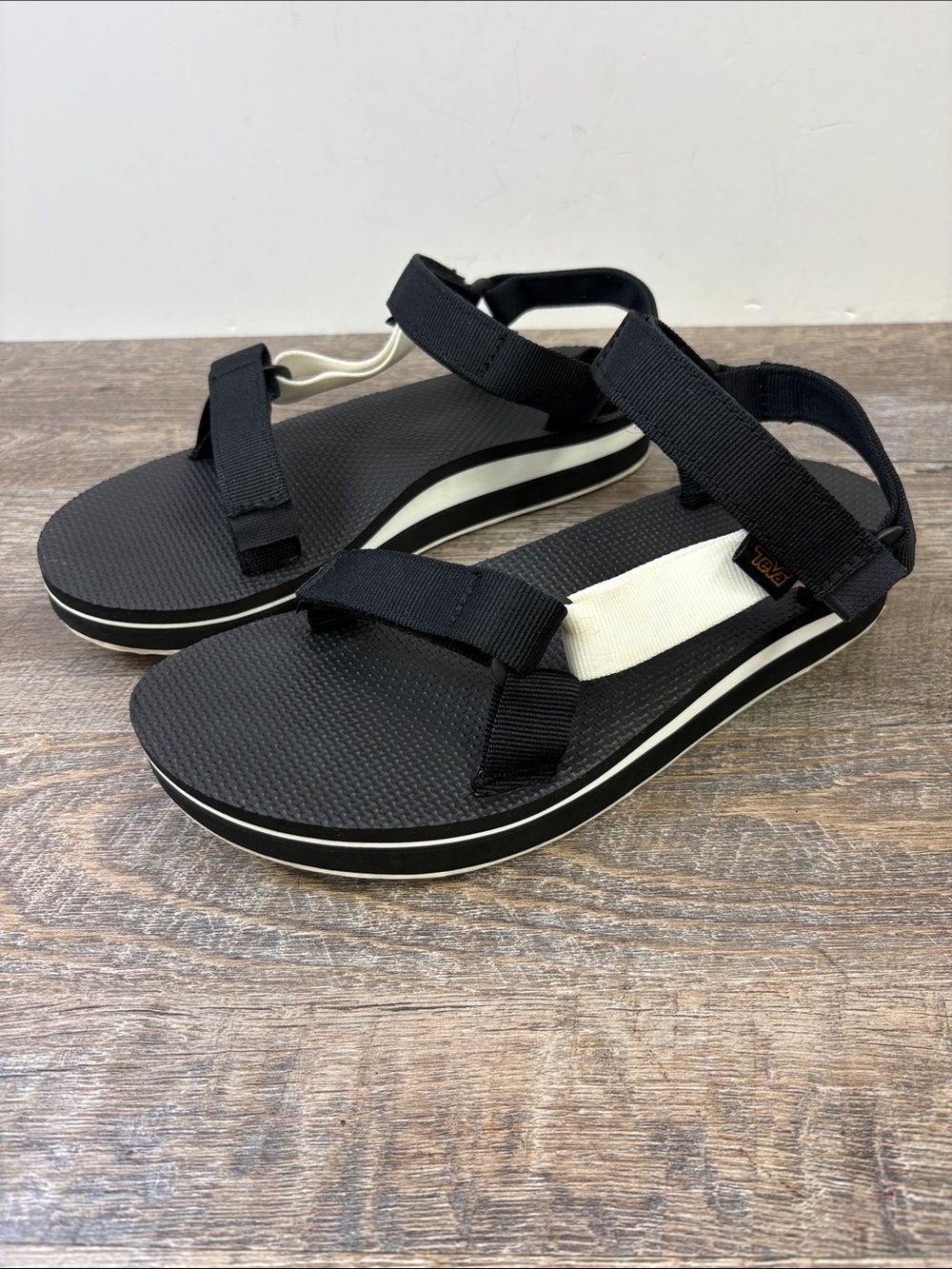 Teva Midform Universal Sandals Women’s Size 9 Black Platform Sport Sandals